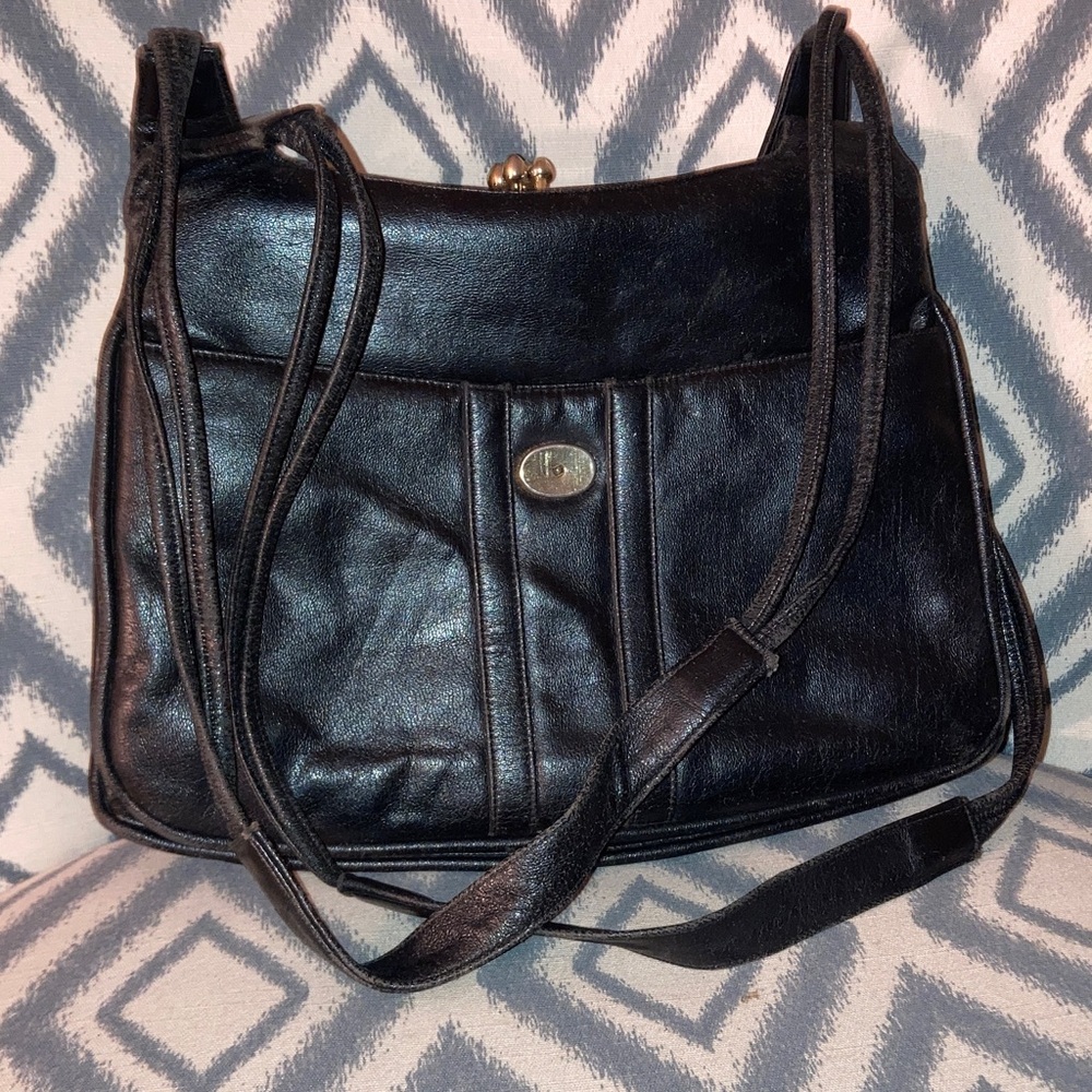 Vintage Lou Taylor Black Leather Shoulder Bag 🌸